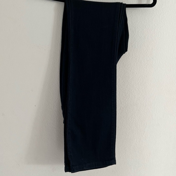 Laurie Felt Denim - Laurie Felt silky baby bell with vital stretch technology women’s jeans.